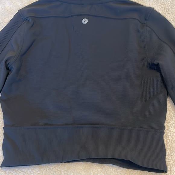 90 Degree by Reflex Cropped half zip - Picture 8 of 10